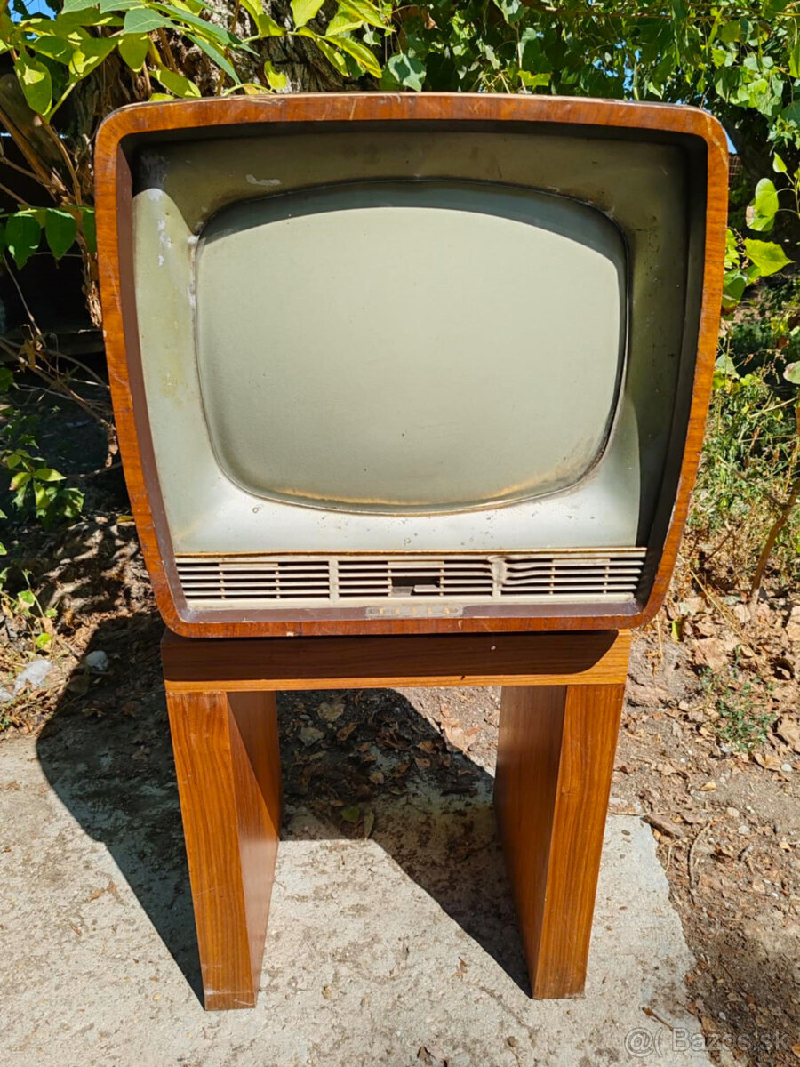 Retro TV Tesla 106U