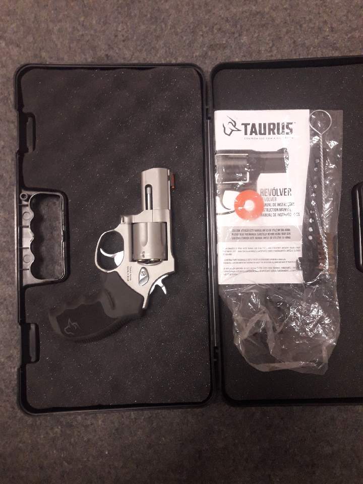 Revolver Taurus .44