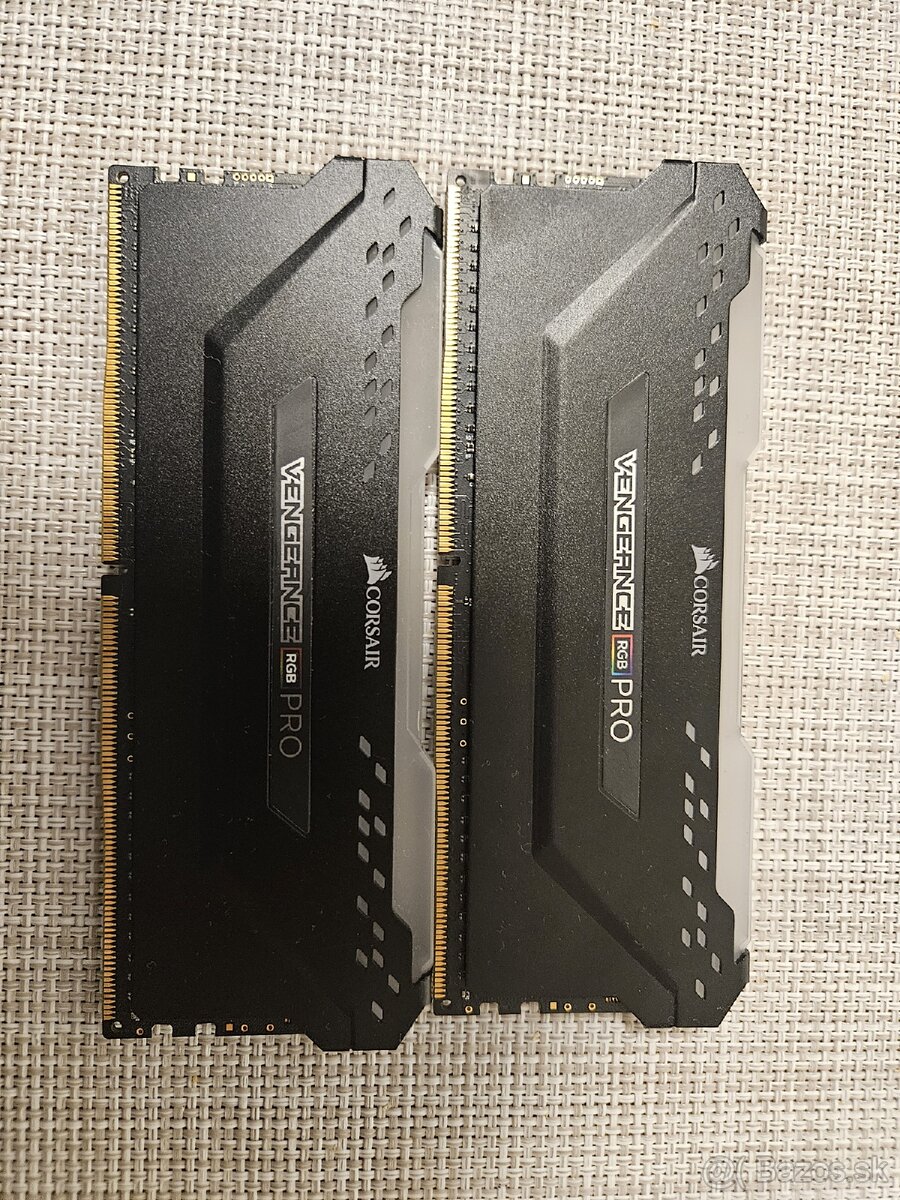 Ram operacna pamat Corsair 16GB DDR4