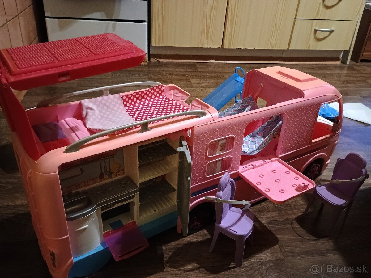 Barbie karavan