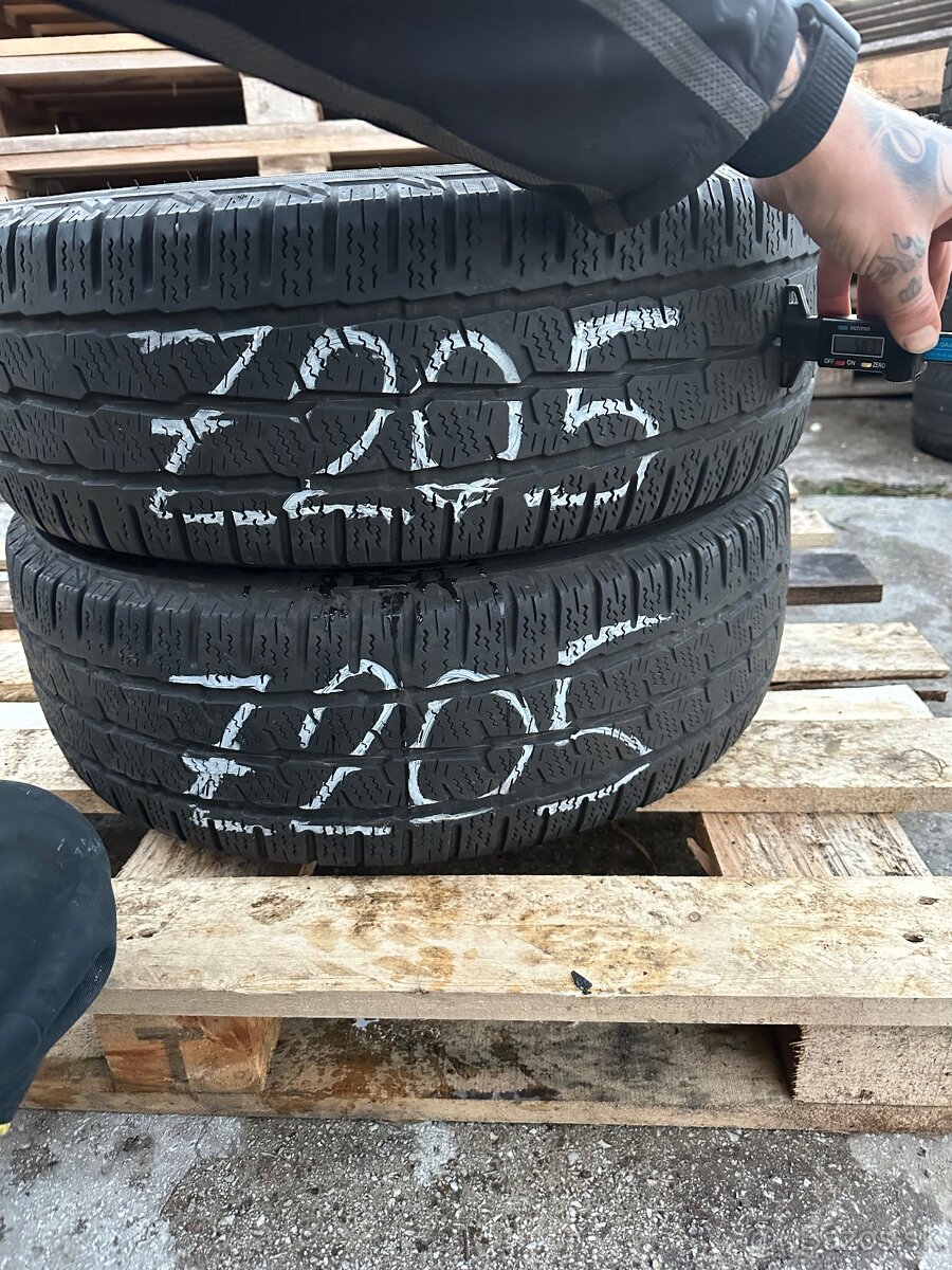 Z205 2ks zimné 205/65R16C 107/105T