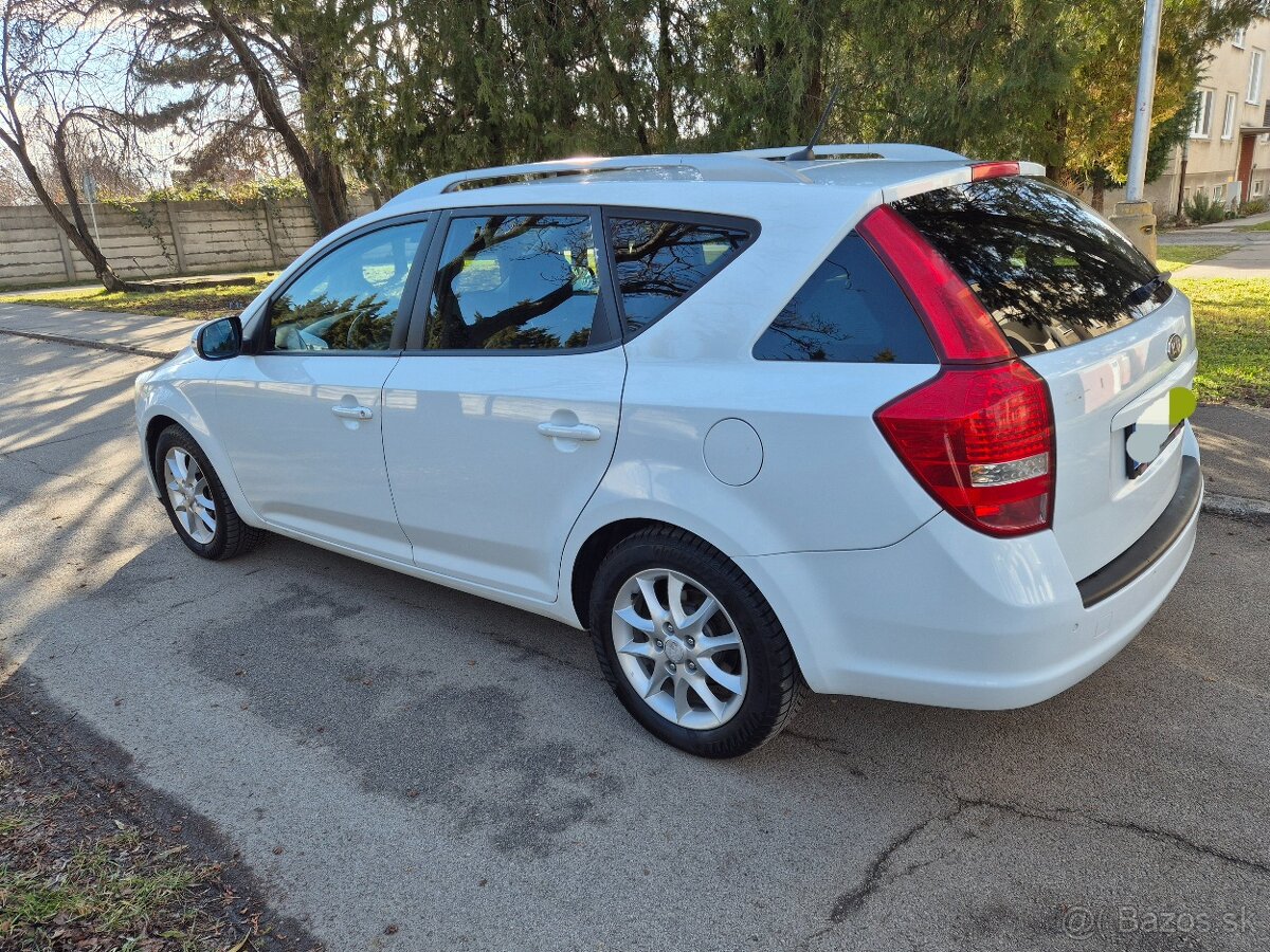 Predám Kia ceed Combi Faclieft 1.6Crdi 85kw M6 2011