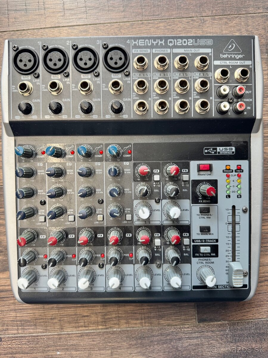 Mix Behringer Xenix 1202