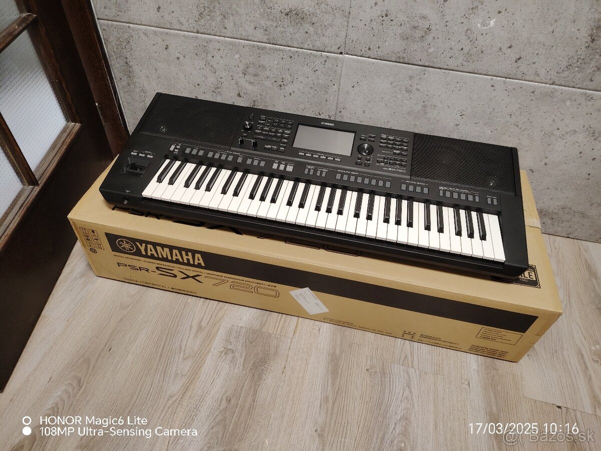 Predávam Yamaha SX720 ČISTO NOVY