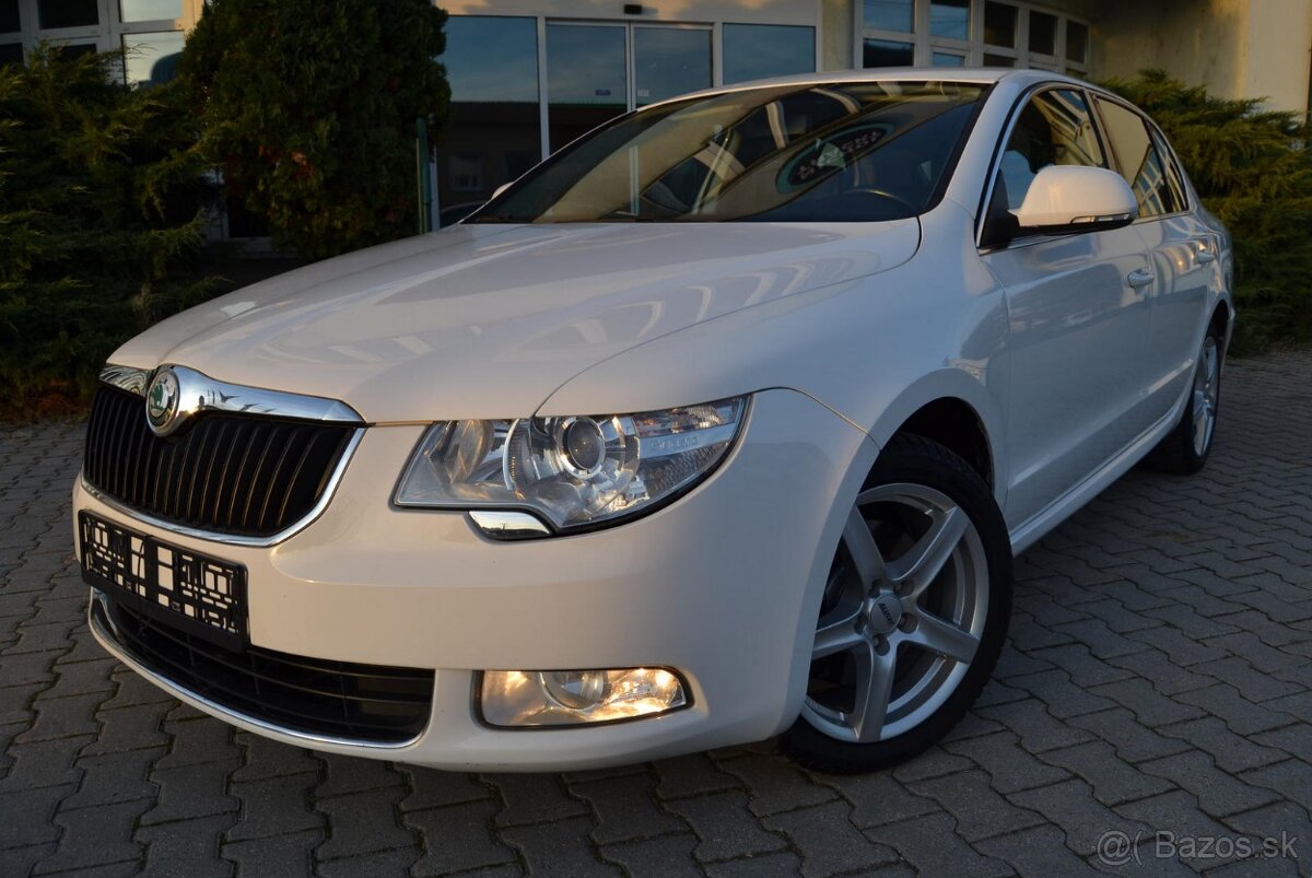 ŠKODA SUPERB II 2.0TDI ELEGANCE, ELEKTRÓNY R17, KOŽA, XENÓNY