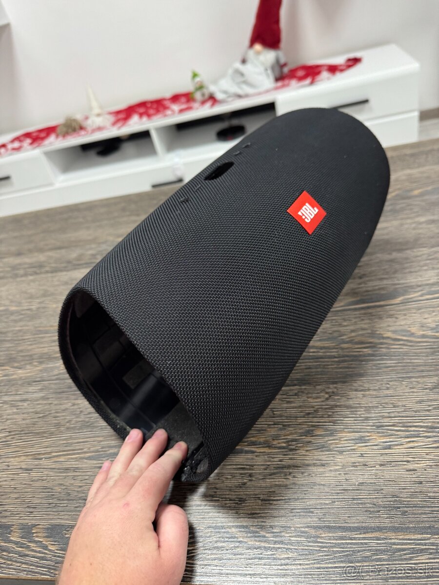 Predám kryt na reproduktor JBL Boombox 1