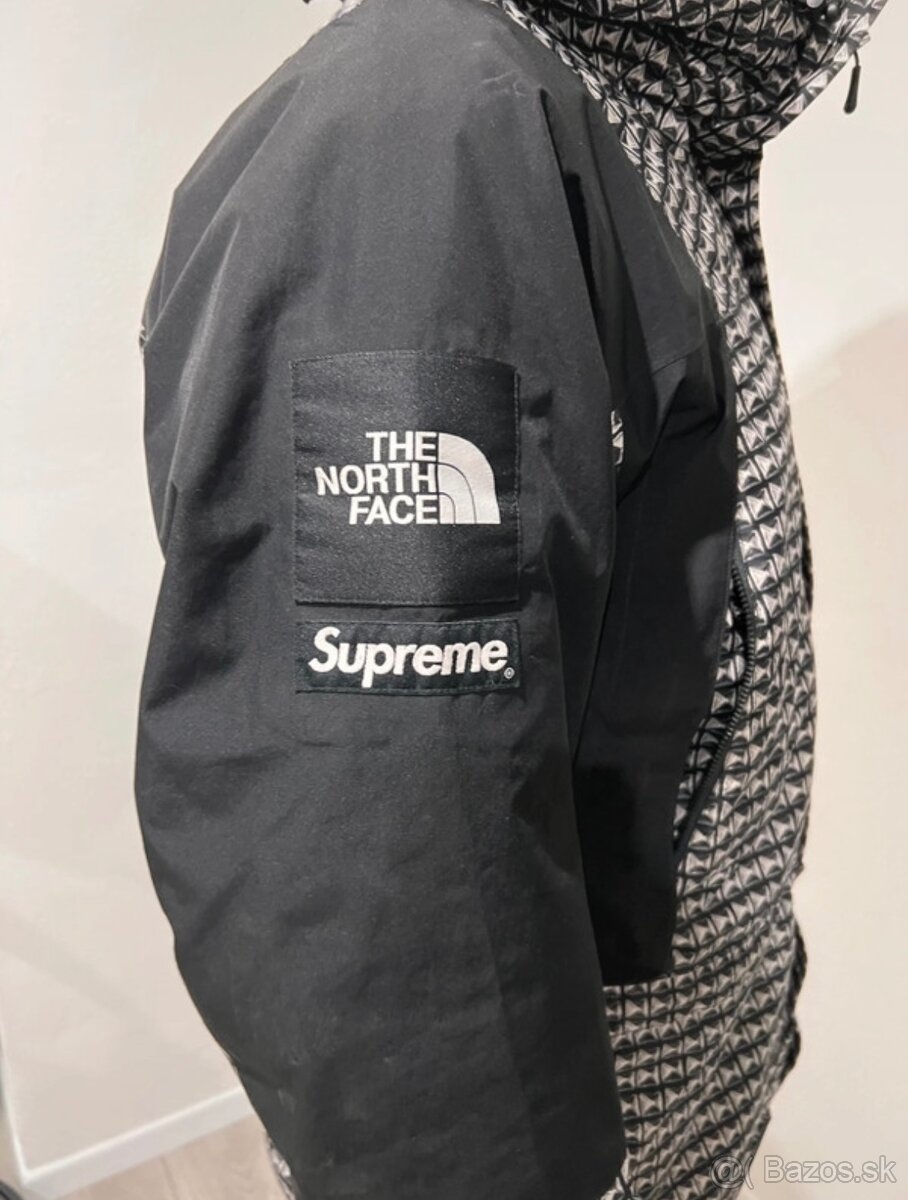 Supreme The North Face Studded Mountain Light Jacket Black