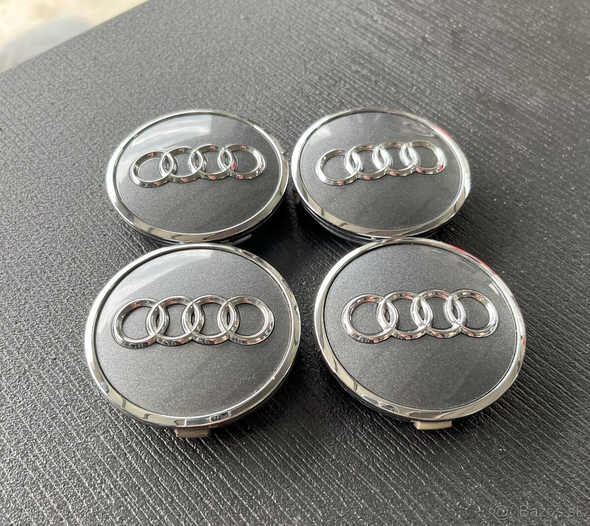 Středy kol AUDI 61mm Originální , 8W0 601 170