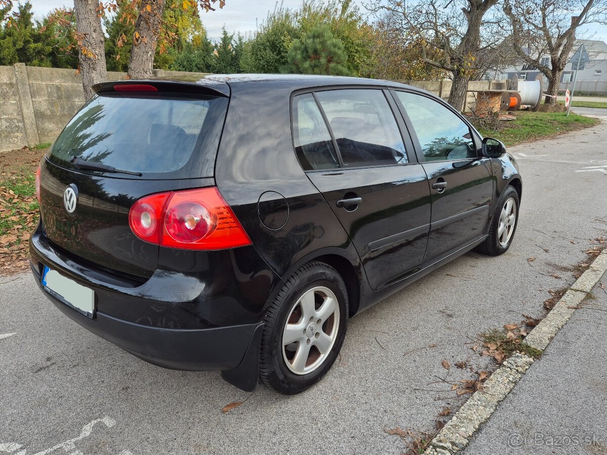 Predám Volkswagen Golf 5 1.4 55kw r.v.2005