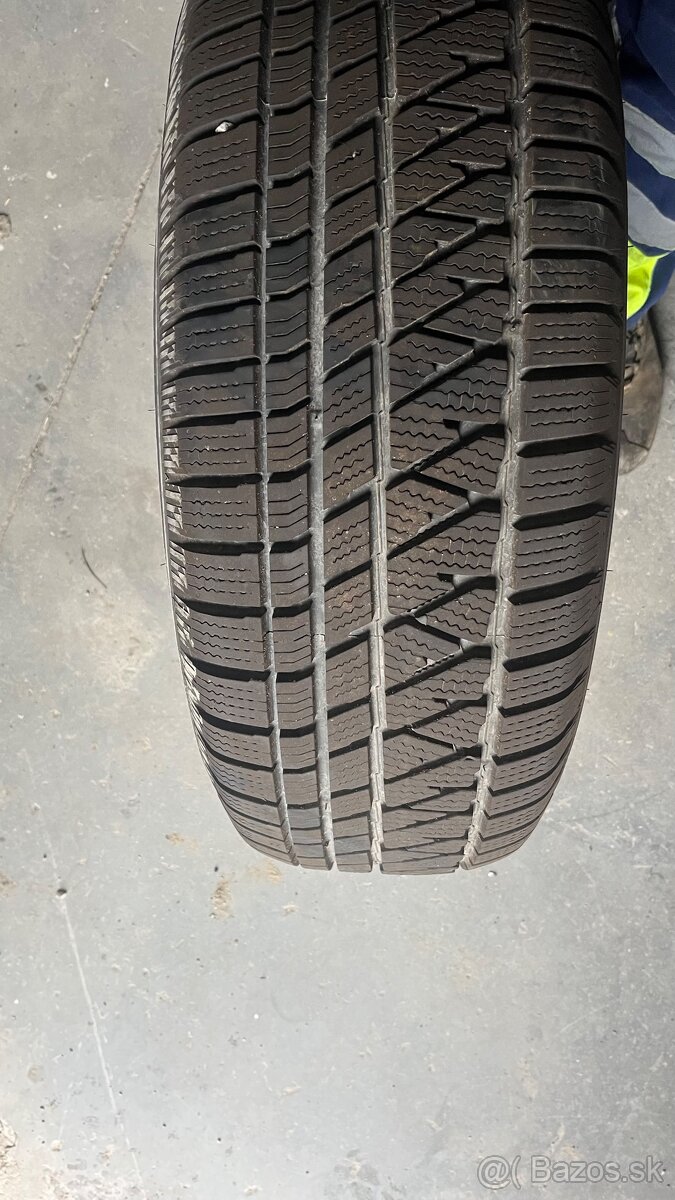 255/70 r16 kumho wintercraft