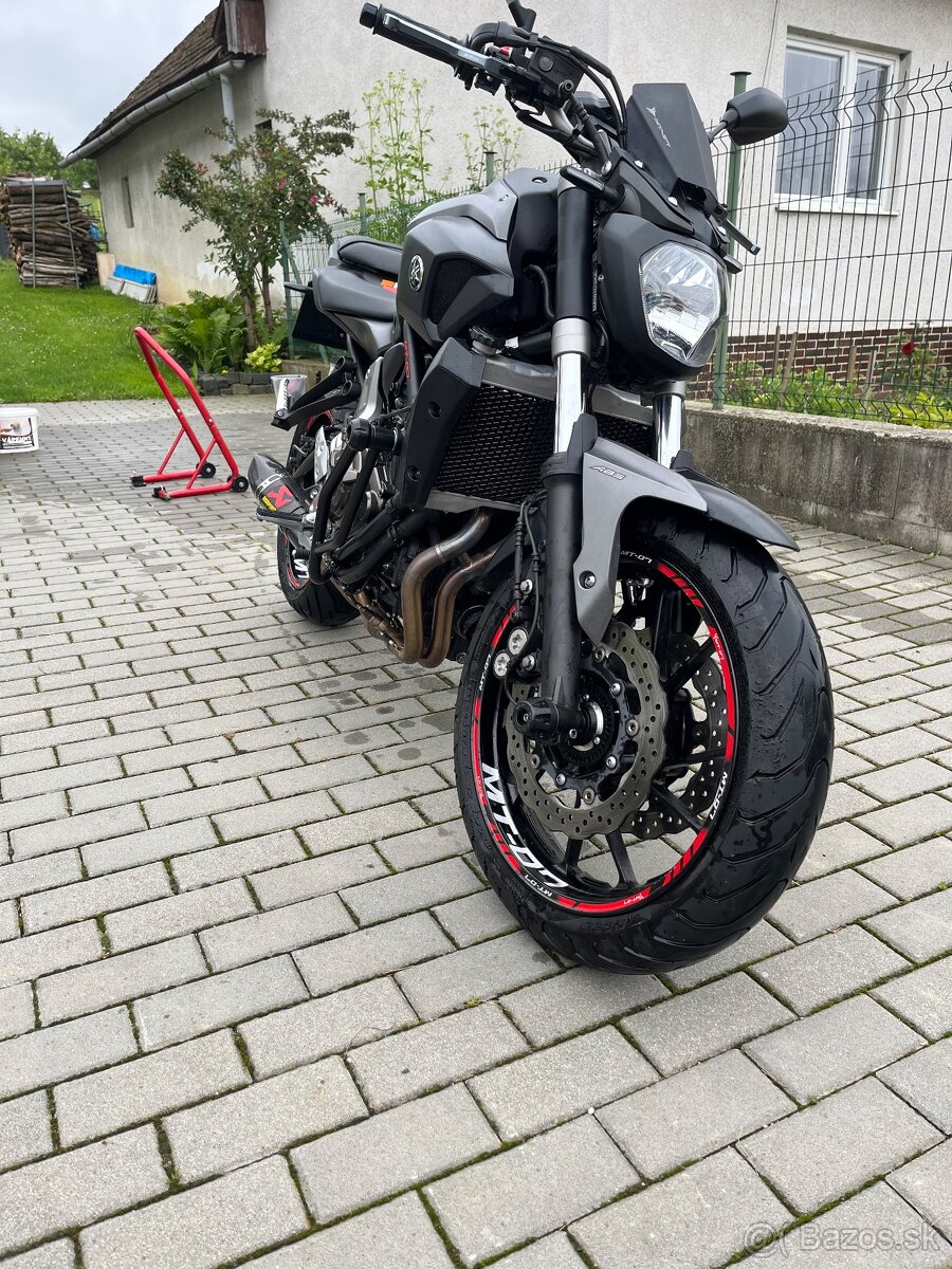 Yamaha mt07 2016