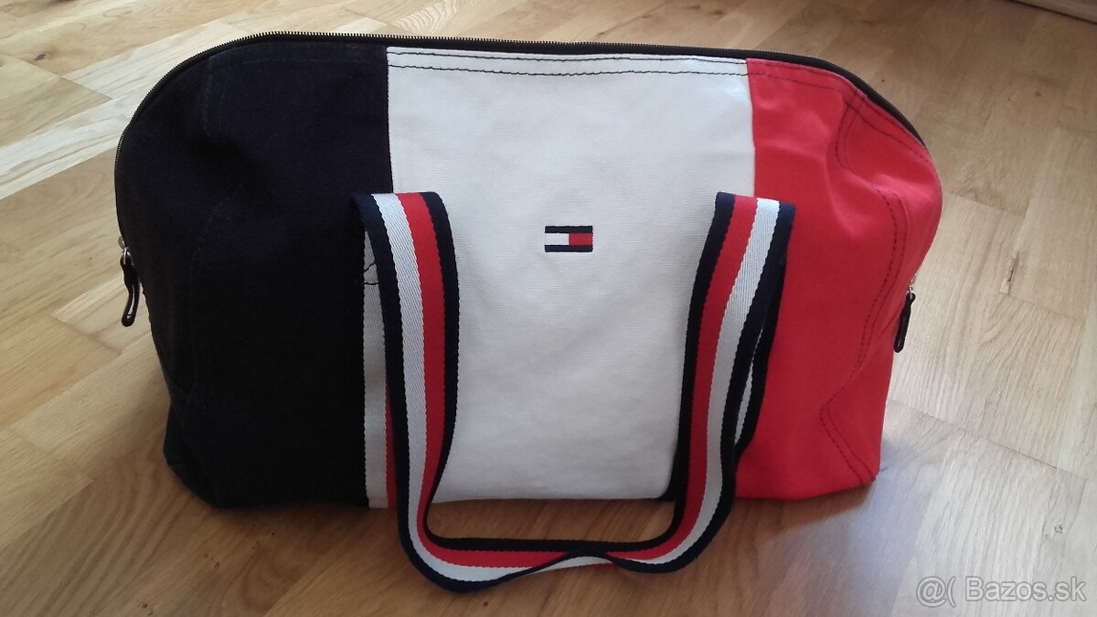 Športová taška zn. Tommy Hilfiger