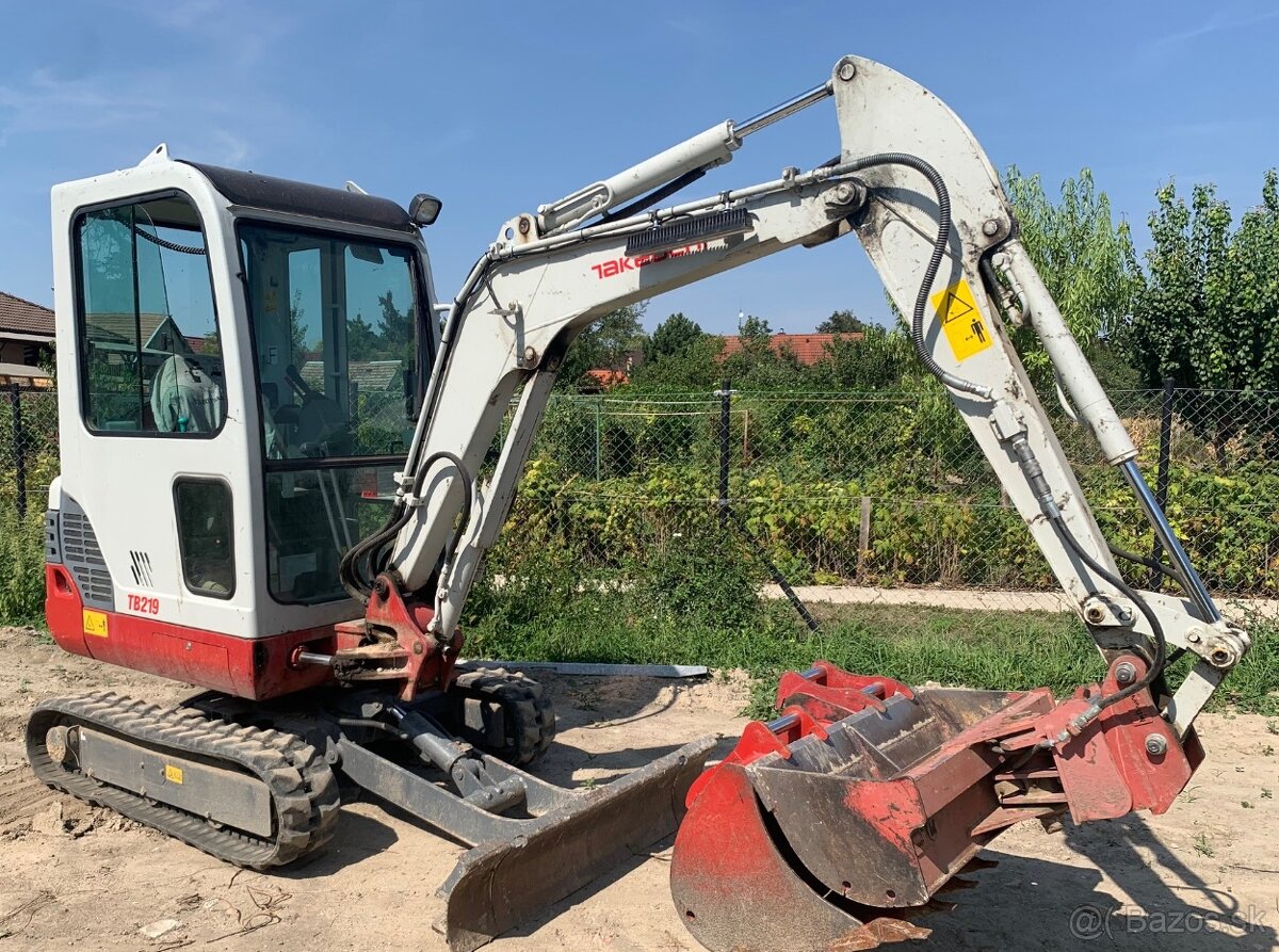 Takeuchi TB219- Kabinová verzia , 400mh