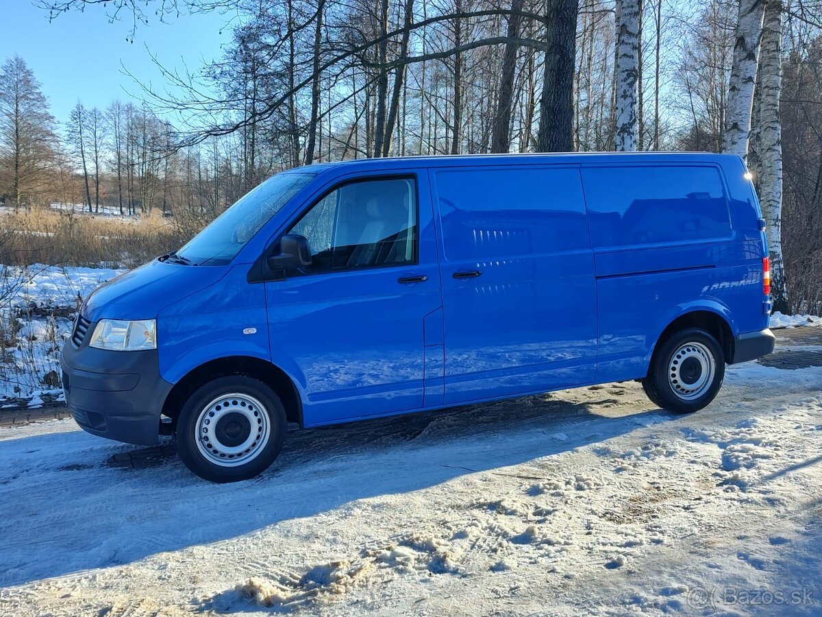 Predám zánovnú dodávku Volkswagen Transporter T5 1,9tdi