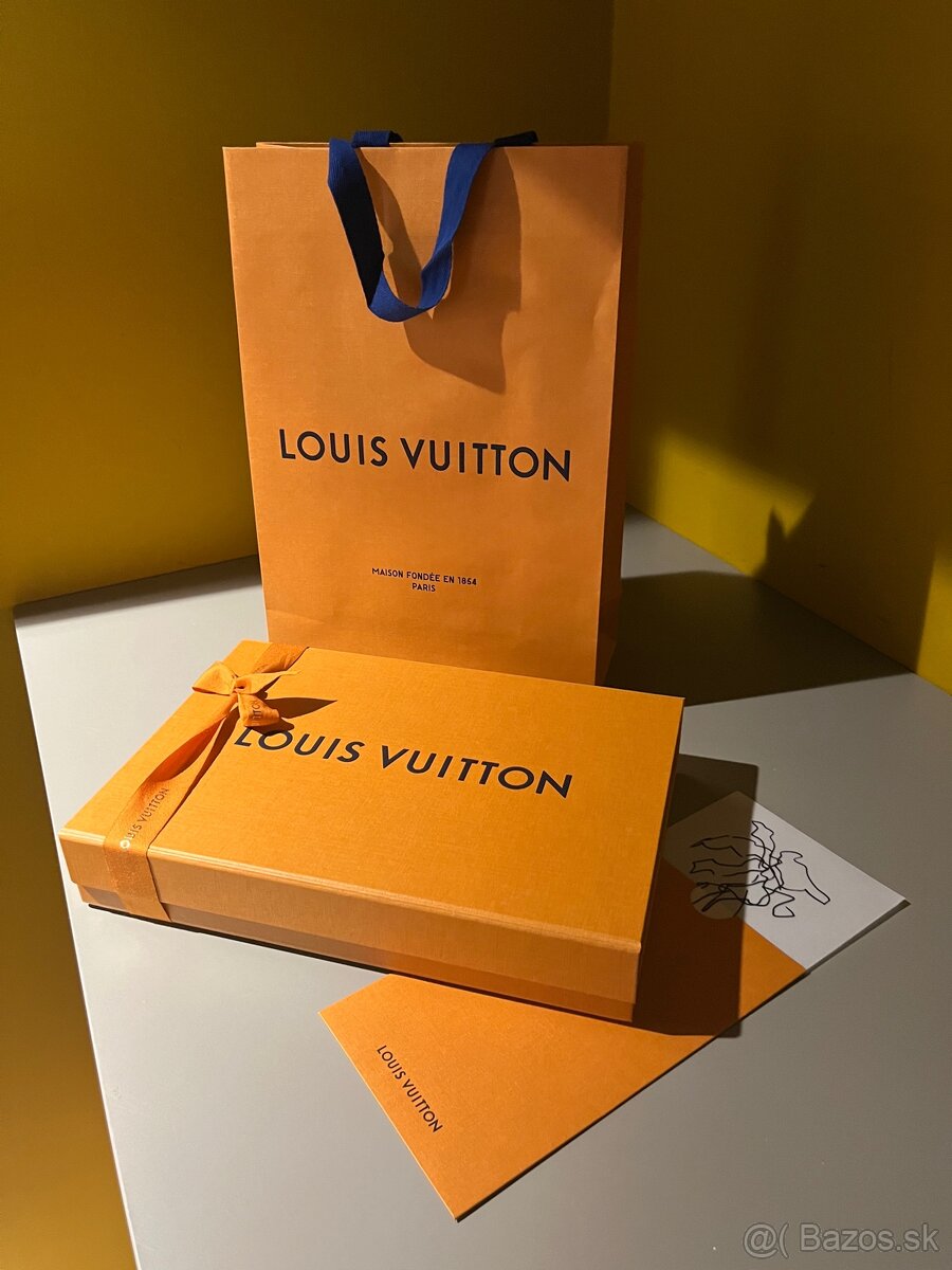 Louis Vuitton krabice a tašky