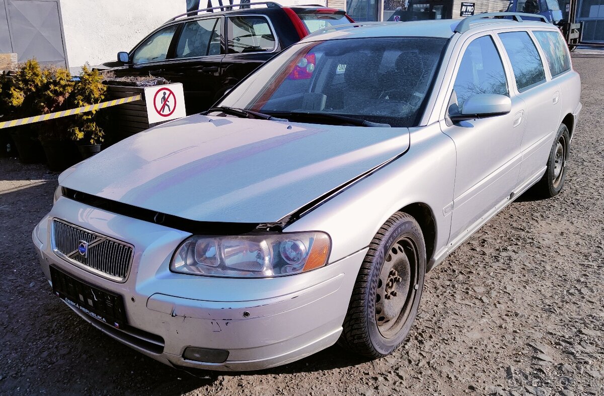 Volvo V70II facelift 2,4 BIFUEL 103KW - Náhradní díly