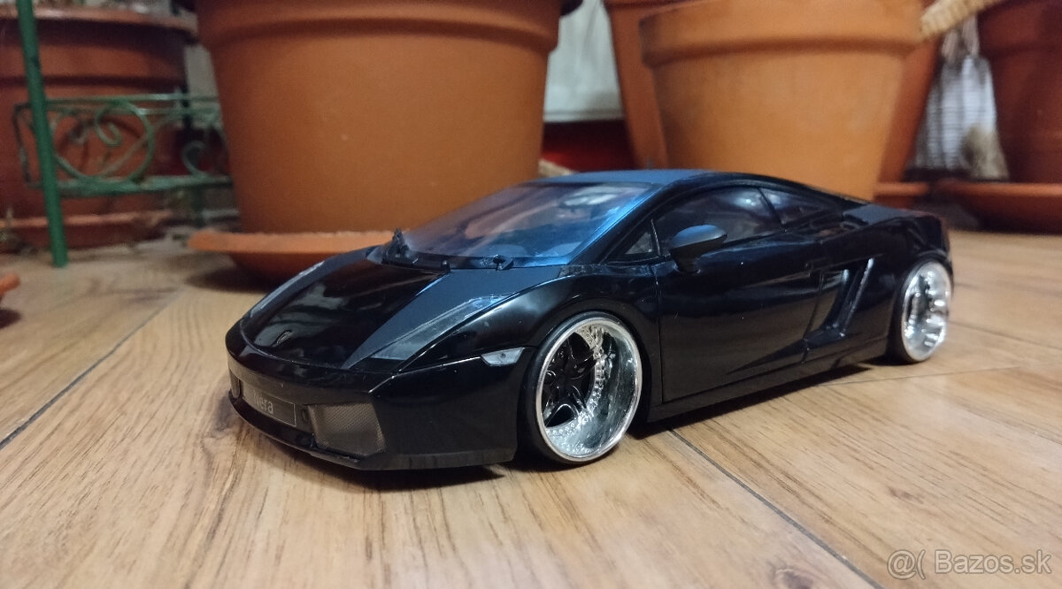 Predam model Lamborghini Gallardo tuning Norev v mierke 1:18