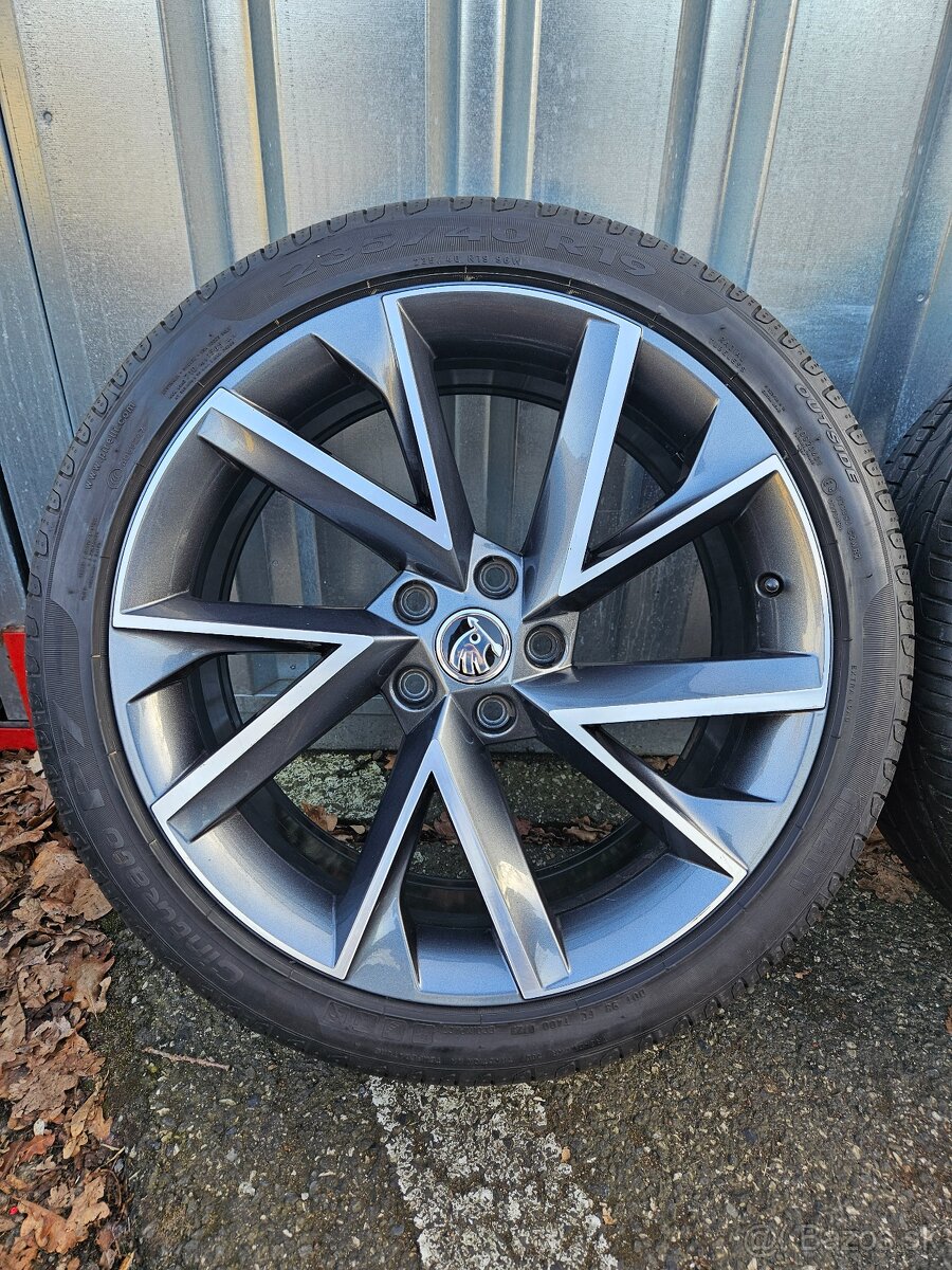 Letní alu kola Vega 19" Škoda Superb 235/40 R19