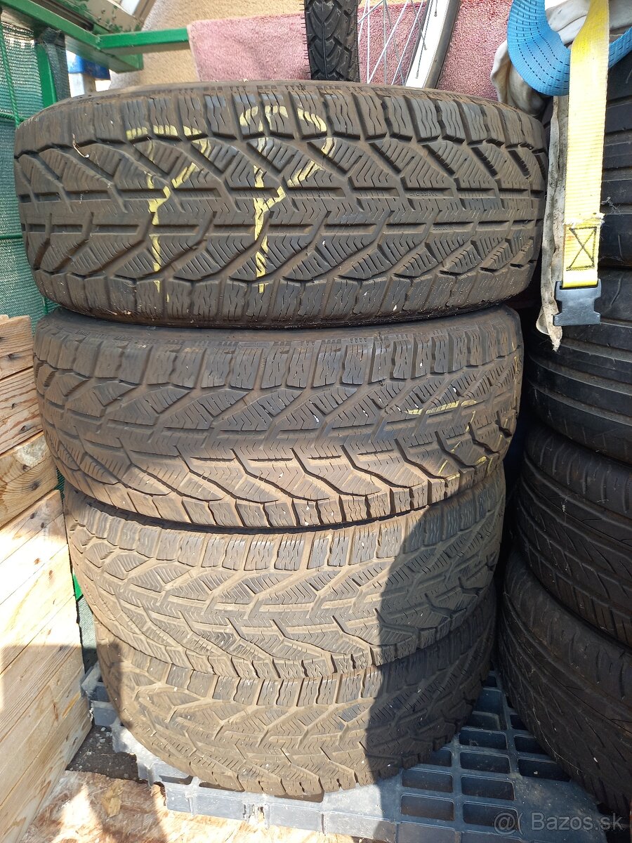 Zimné pneu  205/55 R17