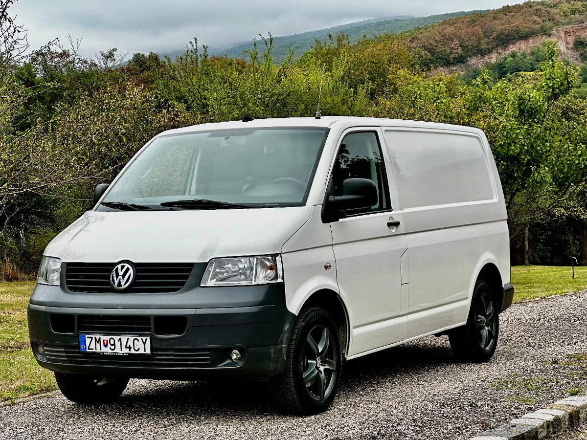 Predám Volkswagen Transporter T5 2.5tdi 96kw Automat 2008