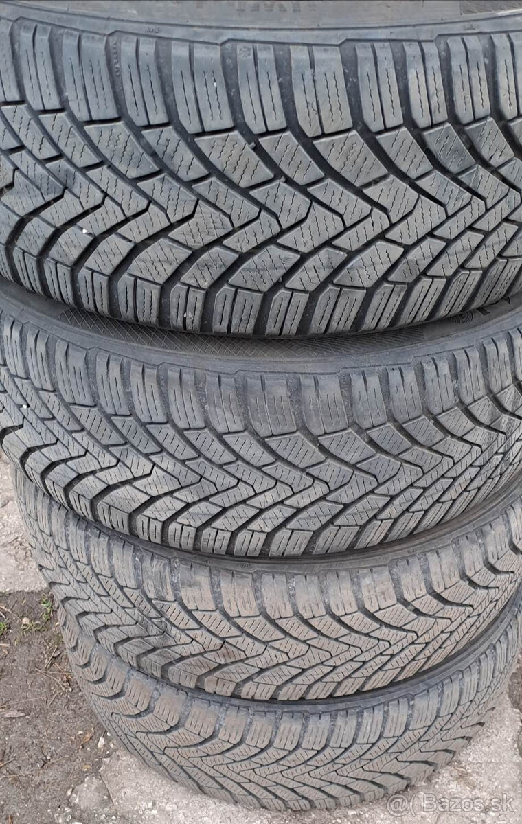 Predam zimnu pneu 195/65R15 Contintental 850 1ks