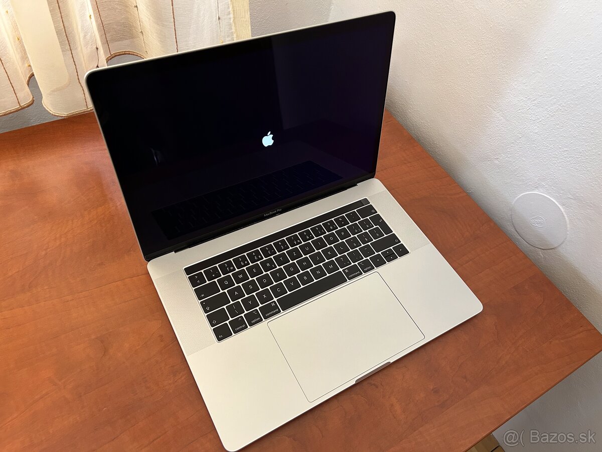 Predám MacBook Pro 15" 2019