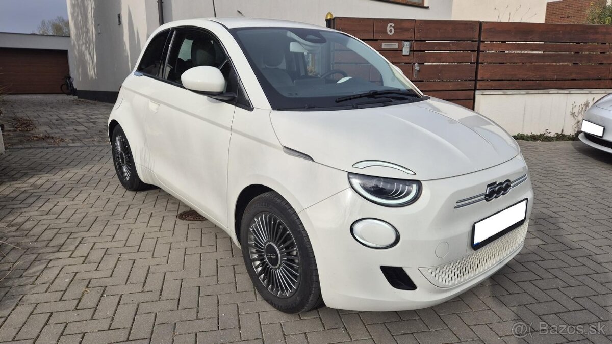 TOP Elektromobil Fiat 500e Icon 42 kWh nový model 2021 DPH