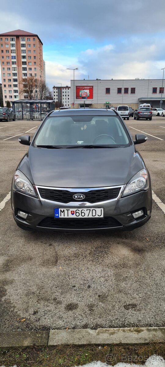 Kia ceed 2009 2.0 crdi