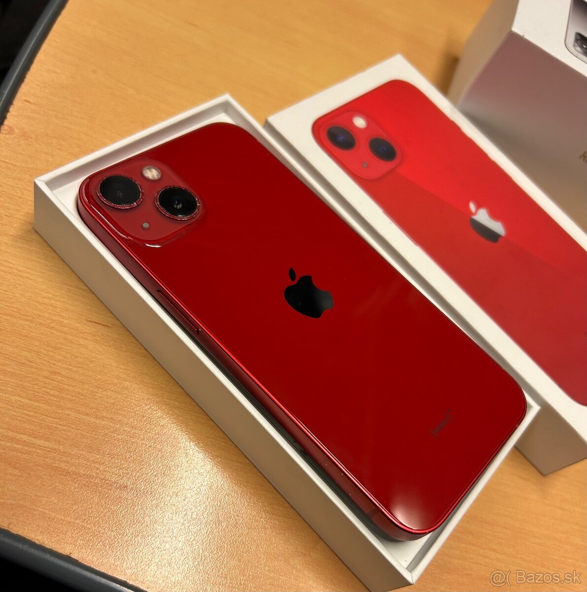 iPhone 13 128GB red