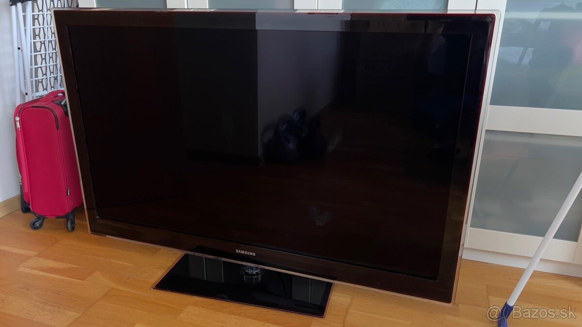 SAMSUNG LCD TV UE55B7000 (55") + Google Chromecast