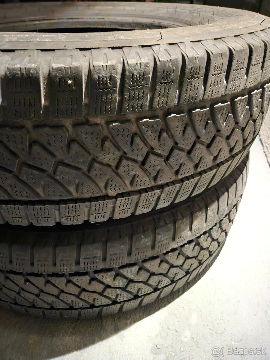 ZIMNÉ PNEU - Bridgestone 215/75 R16C - 2ks