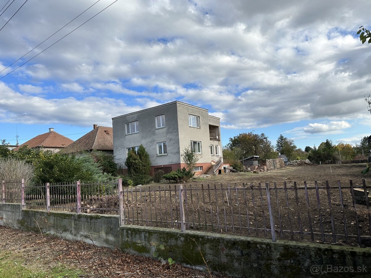 Rodinný dom Kuzmice okres Topoľčany 5i, pozemok 8 arov