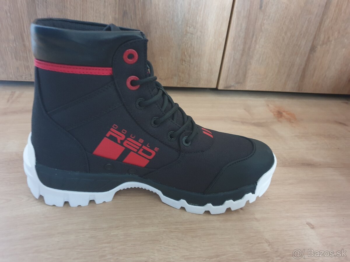 Nové DOUBLE RED RED SNOW™ Boots Black veľkosť 40