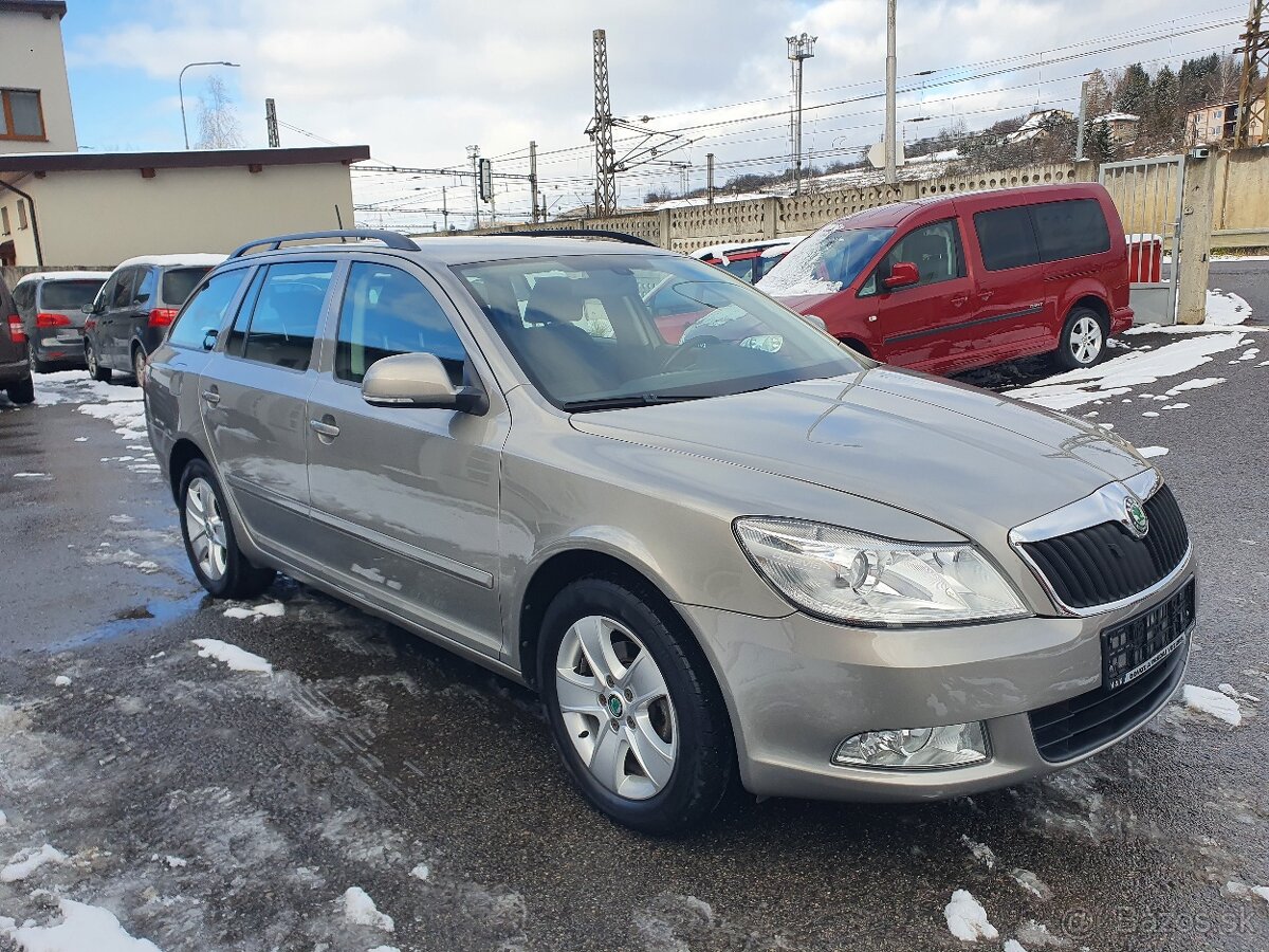 ŠKODA OCTAVIA COMBI 1.6 TDI 77KW ELEGANCE