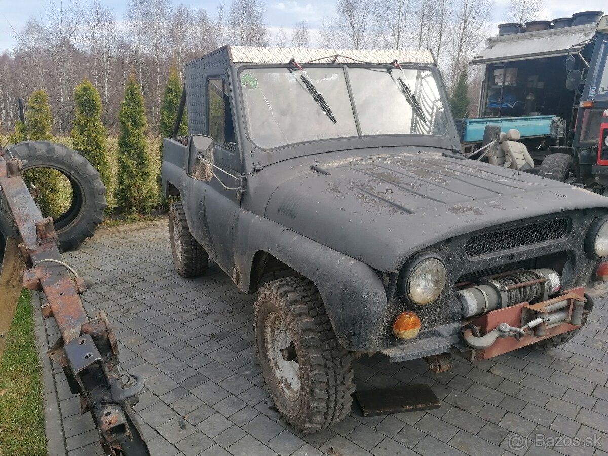 Uaz 469 4x4 motor 2.9 v6 Ford 150 koni