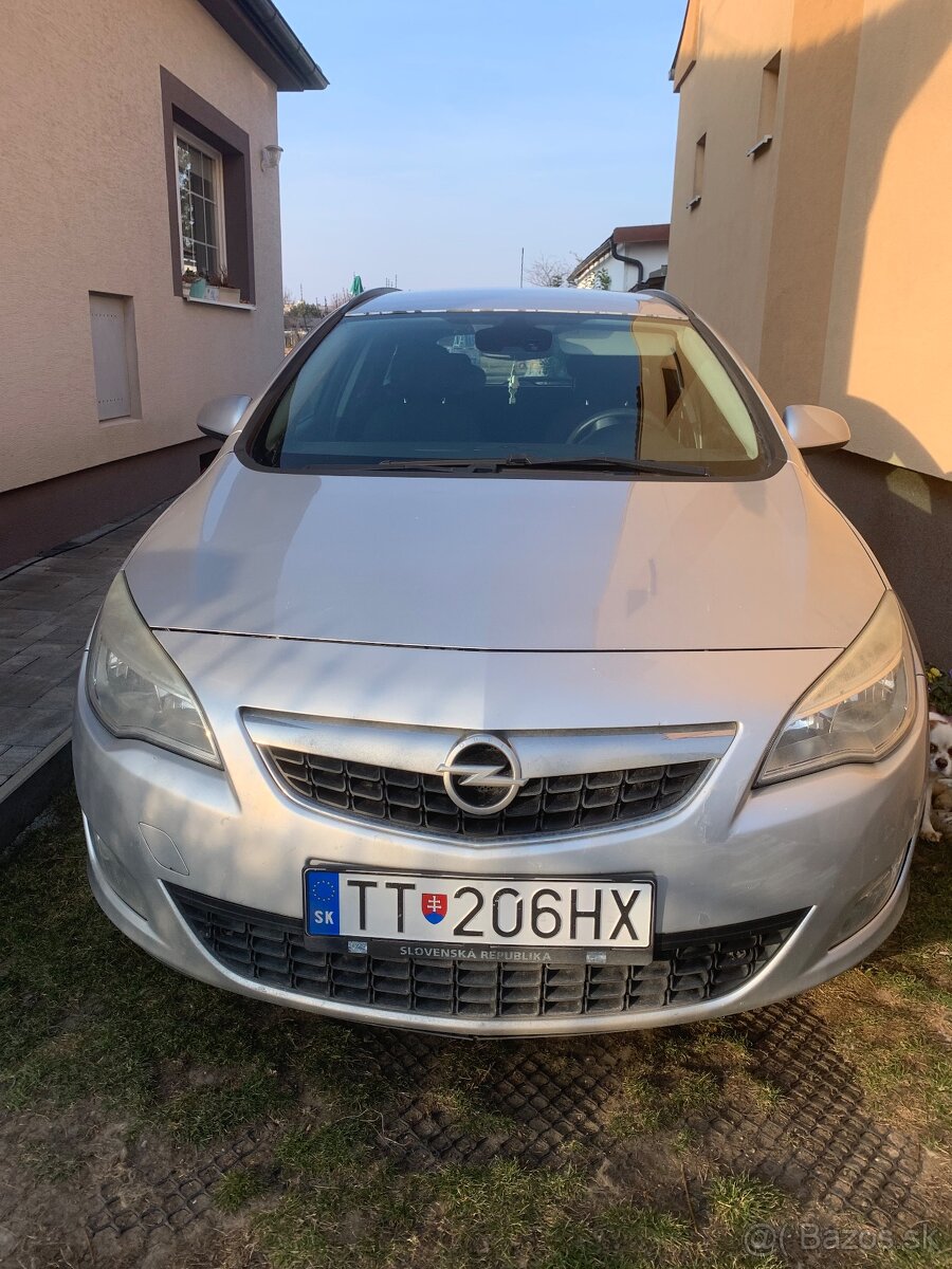 REZEROVANÉ Opel Astra Combi 1.7cdti 81kw