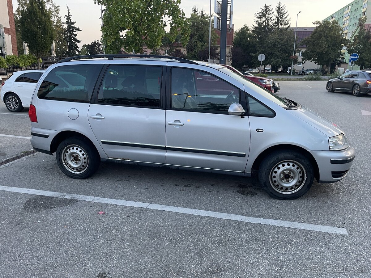 Volkswagen Sharan 1,9 TDi, 96kW, verzia Family