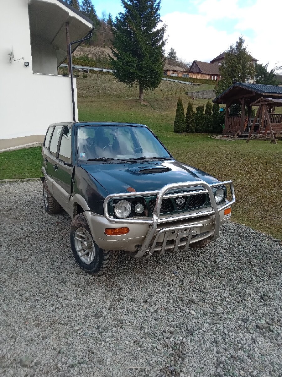 Rozpredám Nissan Terrano 2.4i