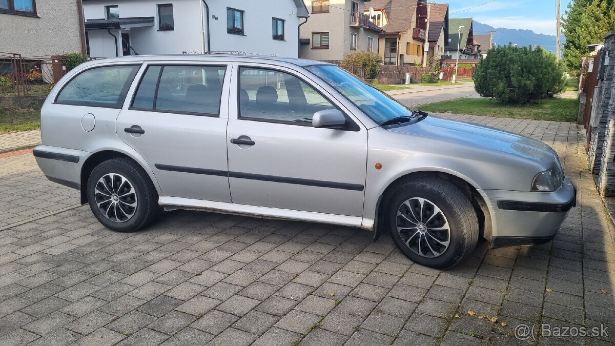 Škoda Octavia Combi 1,6 Benzín