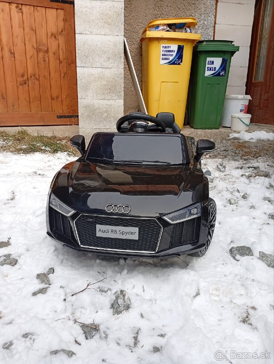 Elektrické autíčko Audi