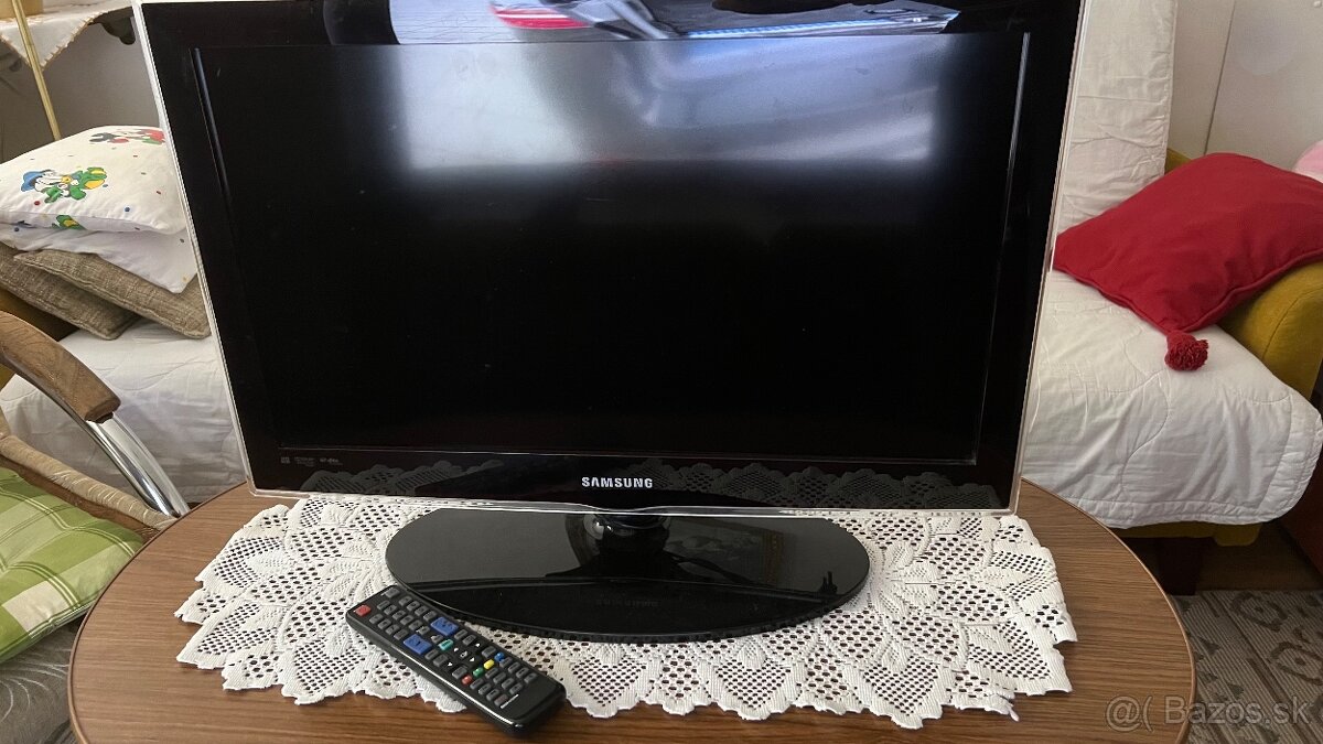 SAMSUNG TV, 63 cm uhl.