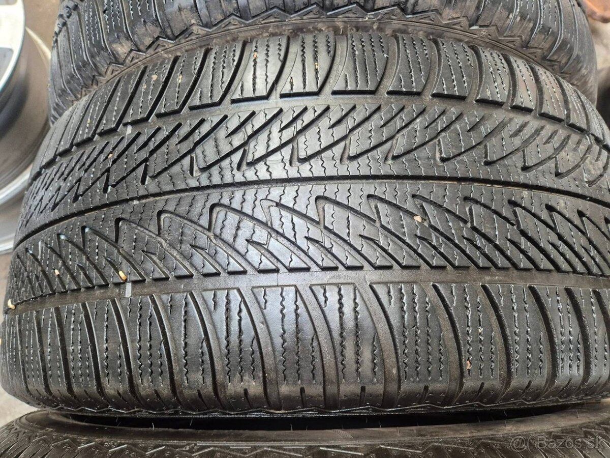 285/45 r20 zimné 4 ks GOODYEAR dezén 6,4 - 5,9 mm DOT2019