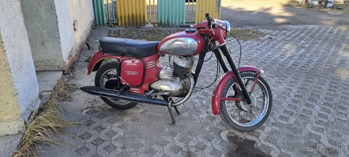 Jawa 250 559