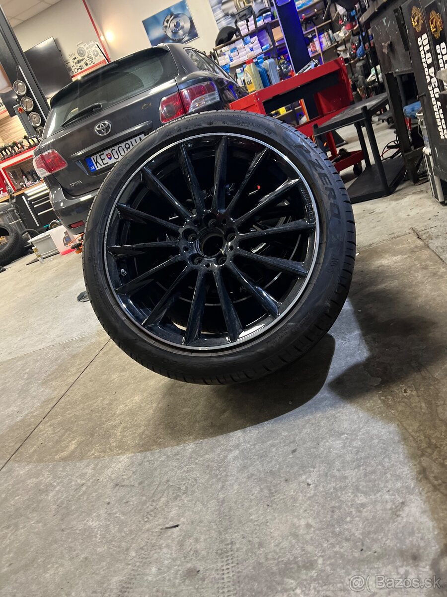 255/40 R20 101Y