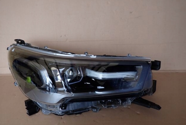 toyota hilux svetlo full led VIII 8 2020+