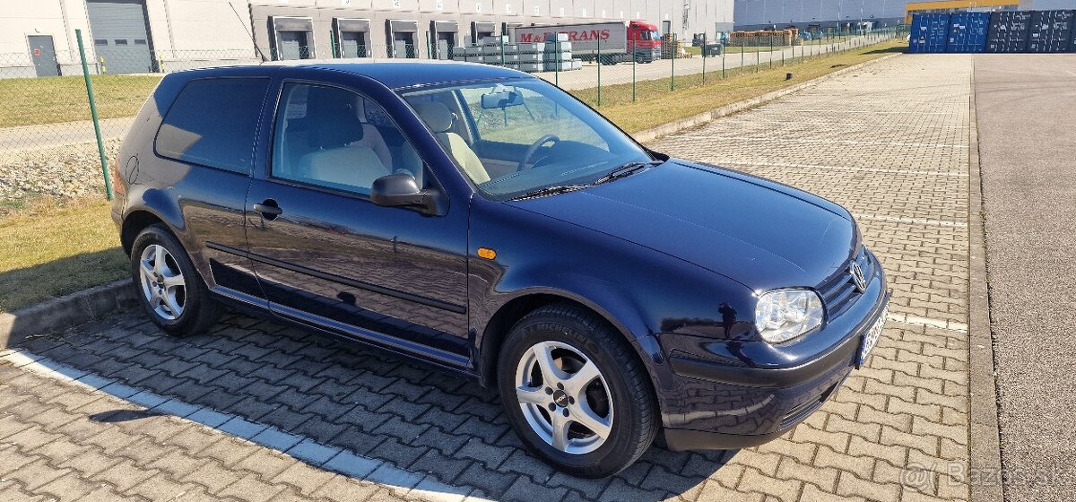 Predám volkswagen GOLF 4 1.4i 16v