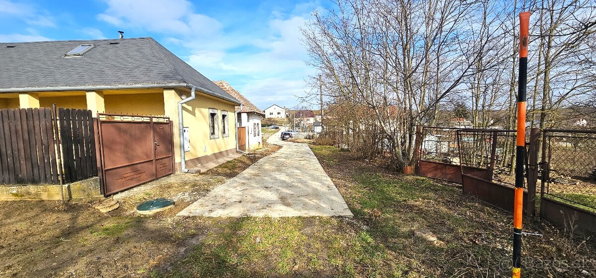 PNORF – stavebný pozemok, 800 m2, šírka 17 m, betónová cesta