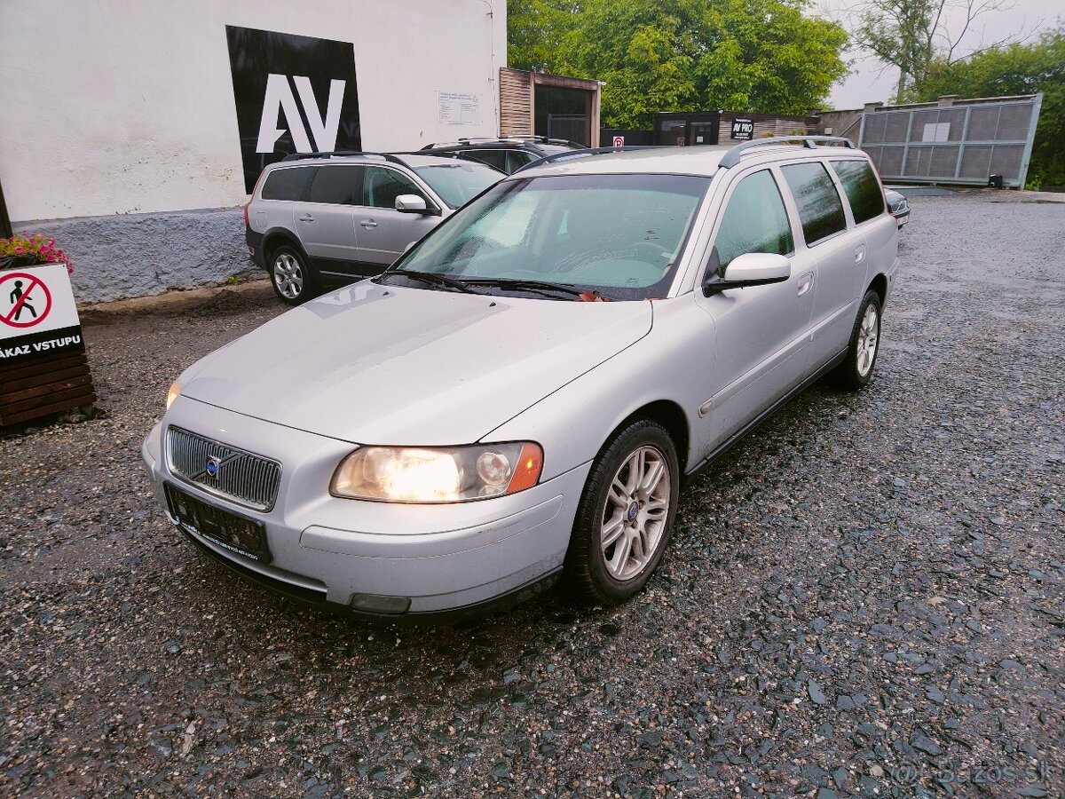 Volvo V70II facelift D5 120kw - Náhradní díly