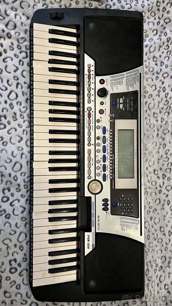 Yamaha PSR-550