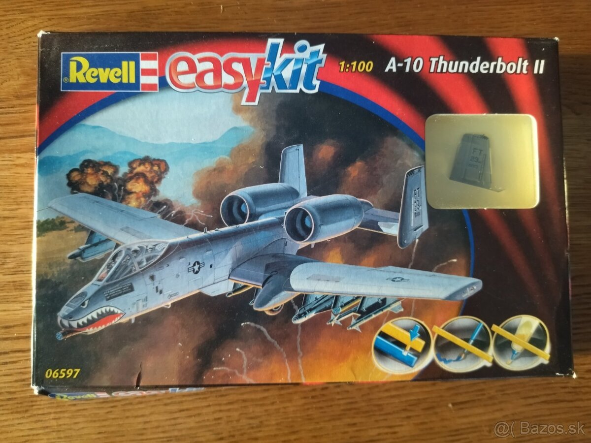 Skladačka model lietadla A-10 thunderbolt